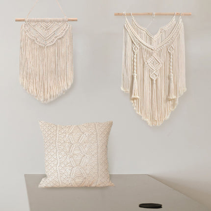SISUSTUSSETTI SEINÄKORISTE KAKSI BOHO MACRAME + ECRU TYYNY