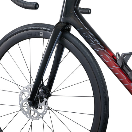 Maantiepyörä GIANT Defy Advanced Pro 2, Carbon/Sangria (M)