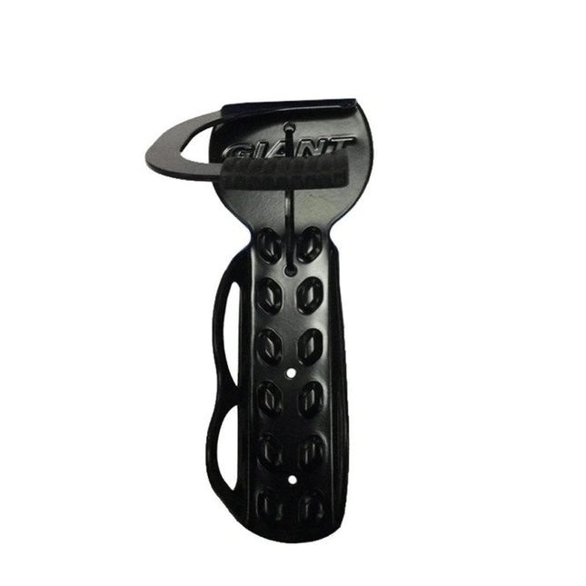 JÄTTIVÄINEN PYÖRÄN SEINÄRIIPISTIN MUSTA