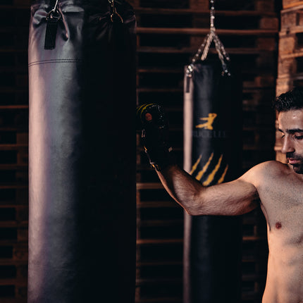 Nyrkkeilykassi Tunturi Classic Boxing Bag 100 cm, sis. Ketju