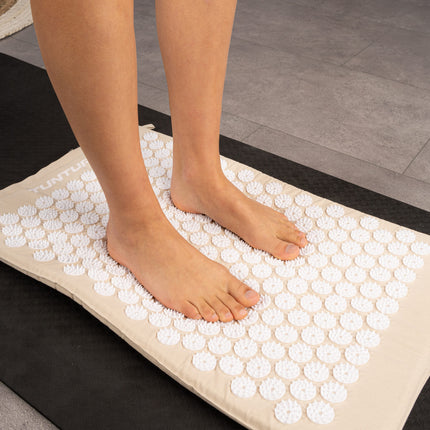 Pistehierontamatto ja tyyny Tunturi Acupressure Mat And Pillow, beige