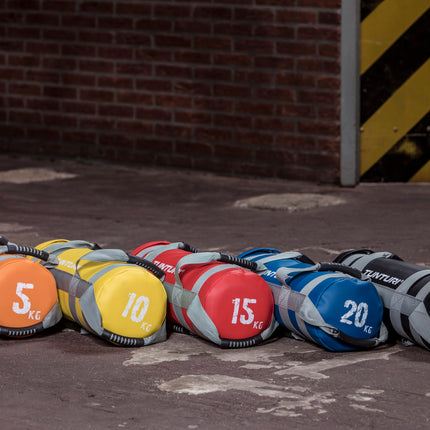 Painopussi TUNTURI Strengthbag 25kg, musta