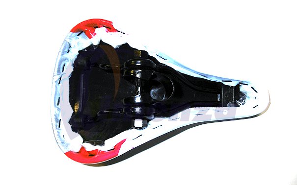 Lasten satula, valkoinen, vaaleanpunainen, kukilla