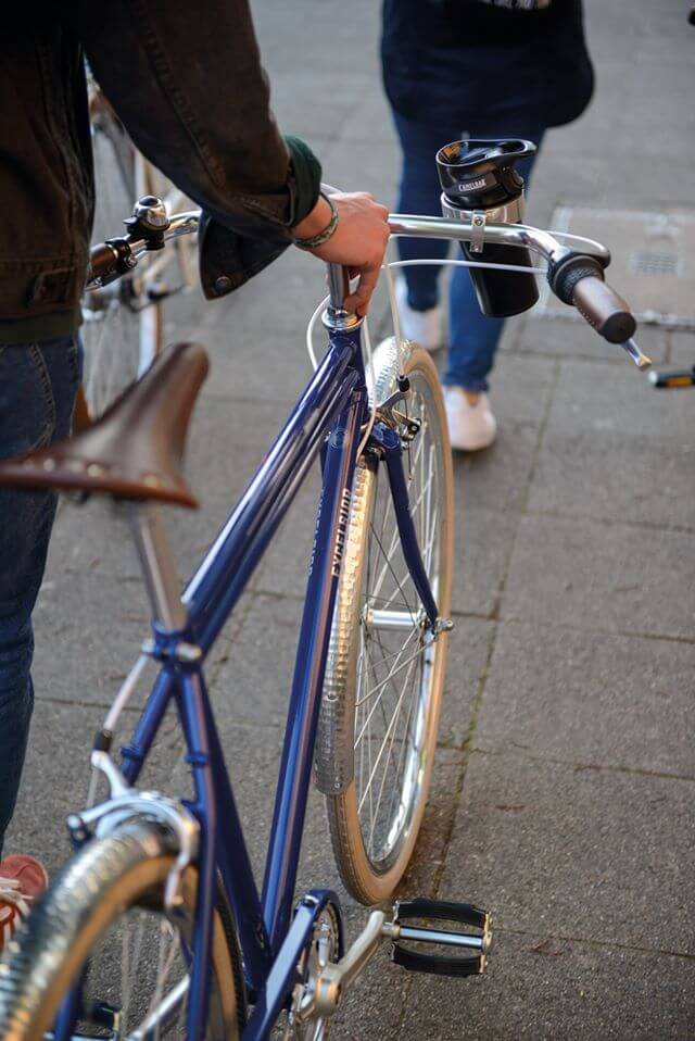 Pullonpidin Excelsior-ohjaustankoon