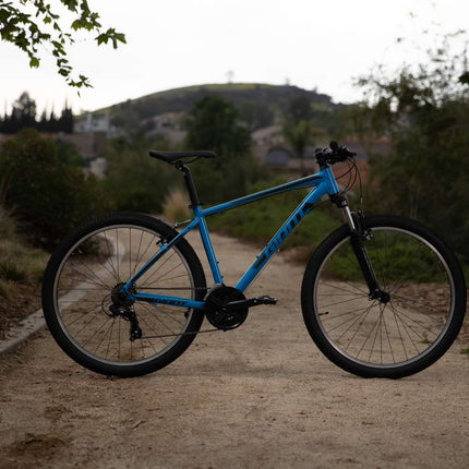 Polkupyörä Giant ATX 27,5" Vibrant Blue (M)