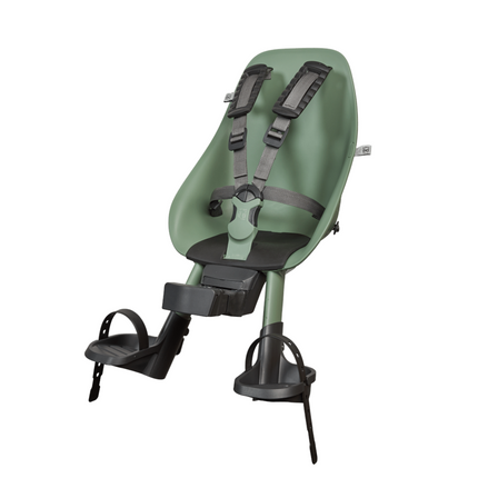 Lastenistuin edessä URBAN IKI Ta-ke, Icho Green/Bincho Black