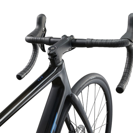 Maantiepyörä GIANT TCR Advanced 2 KOM (2025) Carbon (M/L)