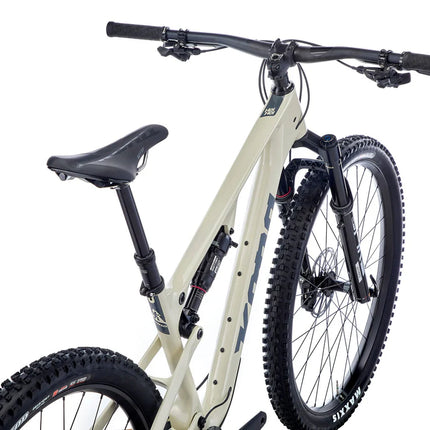 Maastopyörä KONA Hei Hei CR (2025) Gloss Bone (metallinharmaa) (M)