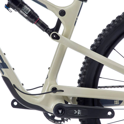 Maastopyörä KONA Hei Hei CR (2025) Gloss Bone (metallinharmaa) (S)